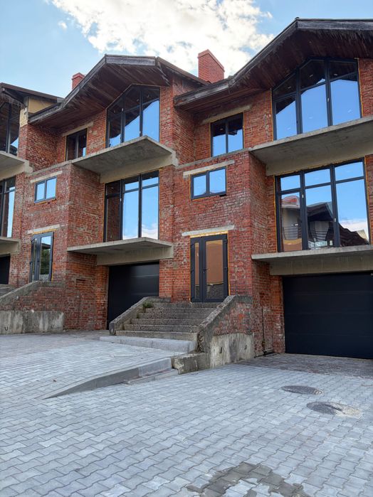 Продаж трирівневого котеджу 185 м² в Котеджному містечку Dolce Vita