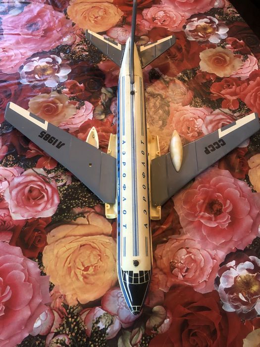 Самолет - игрушка  СССР ( запчасти)