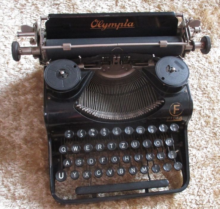 Maquina de escrever – 1937 marca Olympia