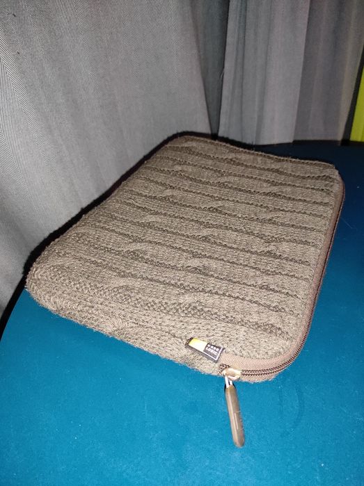 CASE LOGIC etui 14" sweterek jodełka na tablet