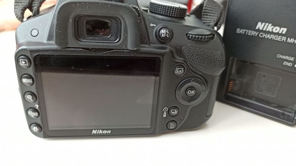 Фотоапарат Nikon D3200 + обʼєктив Nikkor 35mm f/1.8g