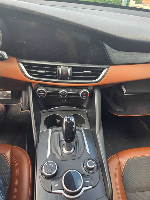 Alfa Romeo Giulia 2.2 Diesel AT8 Super | Nacional | Pele Camel | 118 mil km