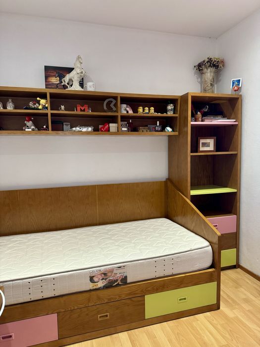 Mobília Quarto Solteiro Completa – 700€ Neg.
