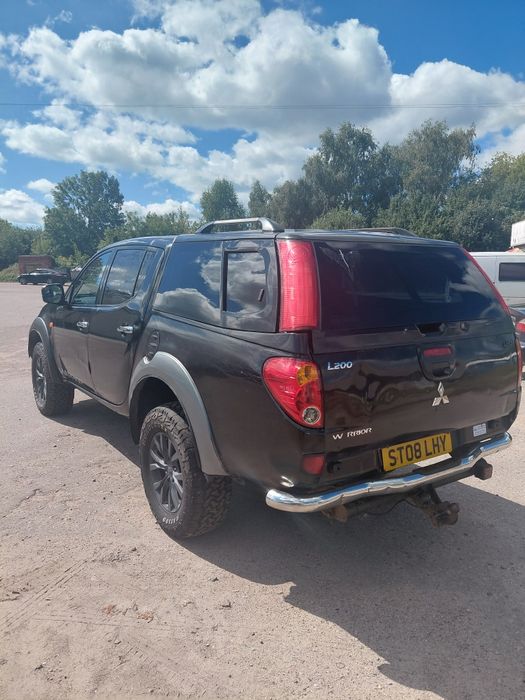 Продам Mitsubishi L200.