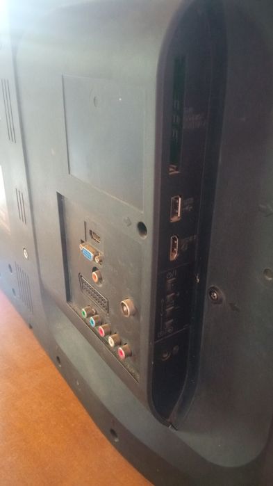 Monitor komputera Toshiba 32 cale.