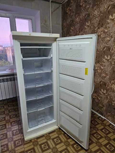 Продається морозильна камера