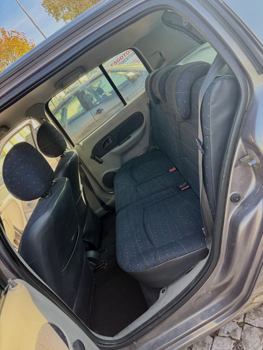 Renault Clio 1.2 16V  1200€ ou troco por moto 125cc