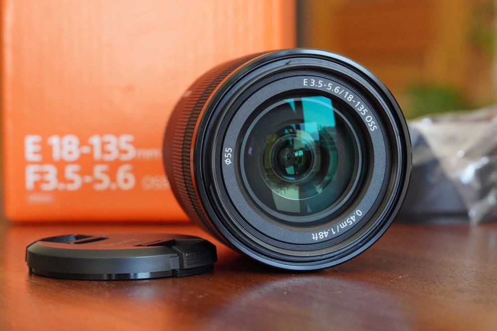 [NOVA] Lente Objectiva Sony E 18-135mm f/3.5-5.6 OSS (SEL18135)