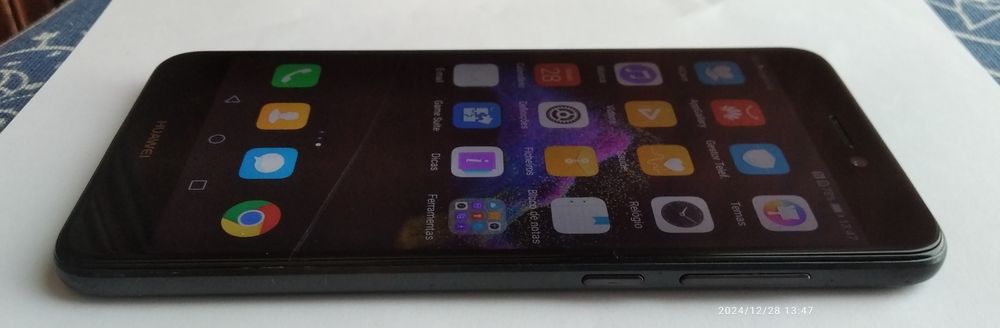 Smartphone Huawei P8 lite 2017 a funcionar