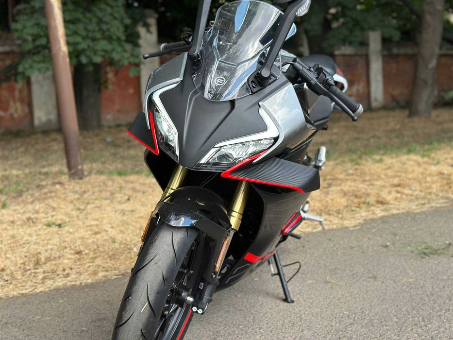 Мотоцикл CFMOTO 450SR