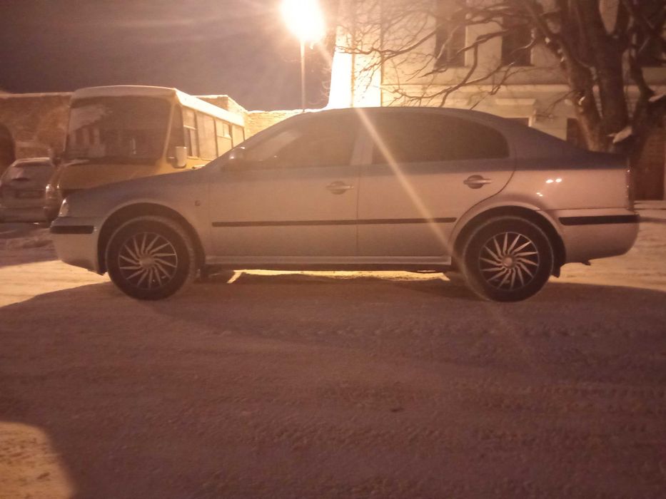 Продам Шкоду тур 1.6
