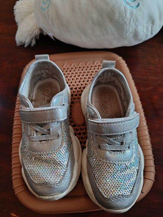 Якісні з пресованої шкіри кросівки 17,5 см