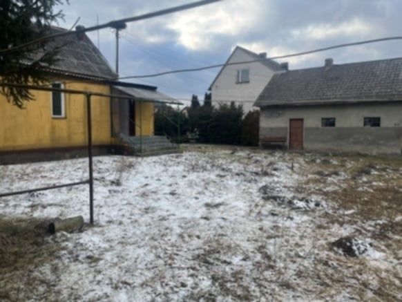 Na sprzedaż gospodarstwo w Kielcach – działka 1700 m² z domem