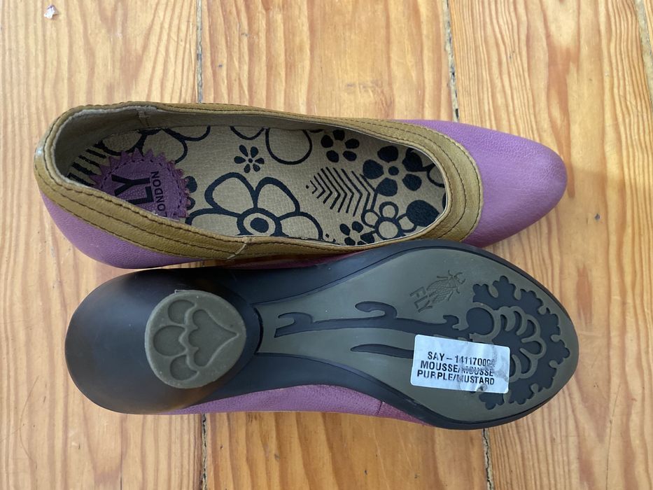 Sapatos novos da Fly London