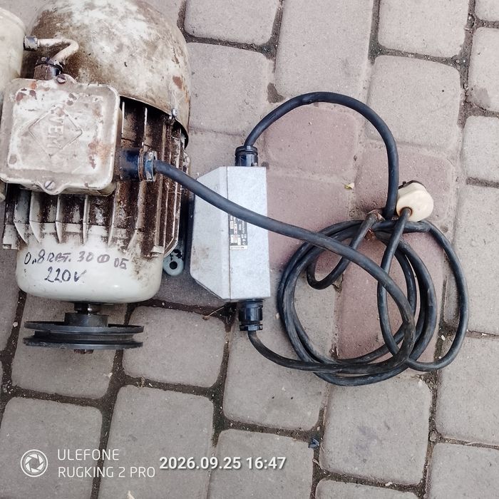 электродвигатель електродвигун.компресорний 220 вольт 0.75кв 3000 об.
