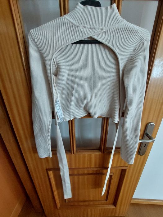 Camisola Zara M de gola e aberta nas costas usada
