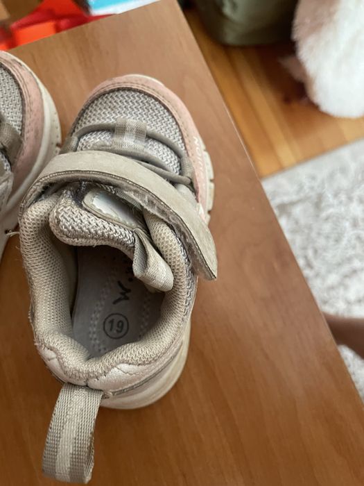 Кросівки для дівчинки