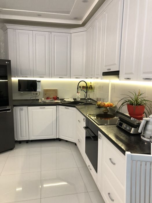 Кухня Blum, кухня на заказ кухня на замовлення