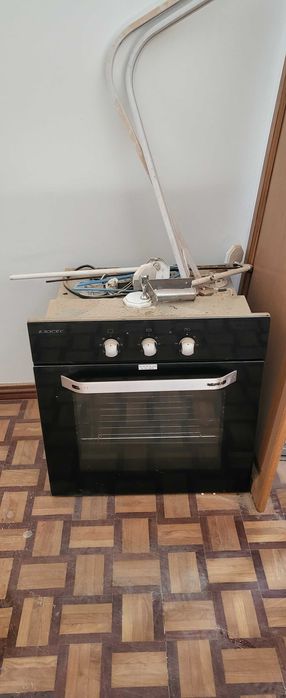 Vendo armarios e forno elétrico