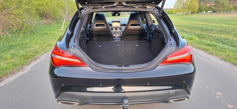 Samochód osobowy Mercedes Benz