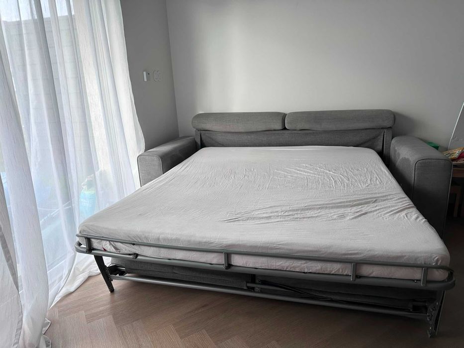 Sofa z włoskim stelażem