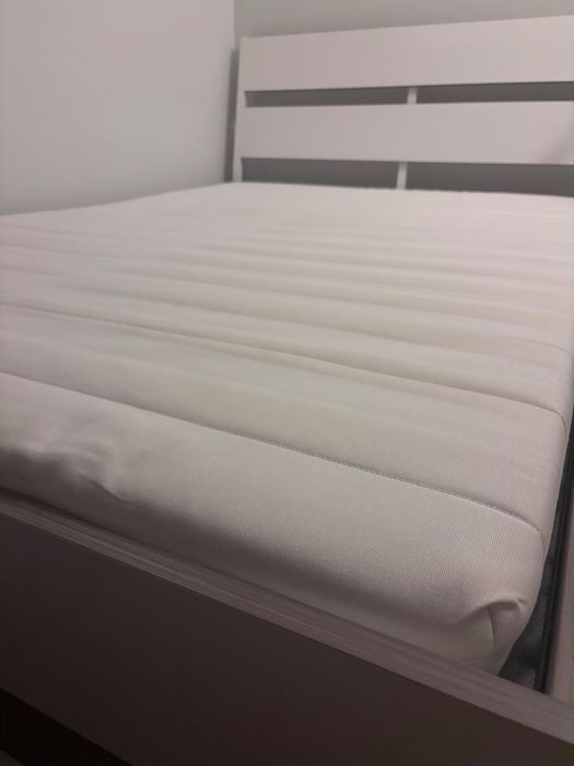Cama de corpo e meio 140x200