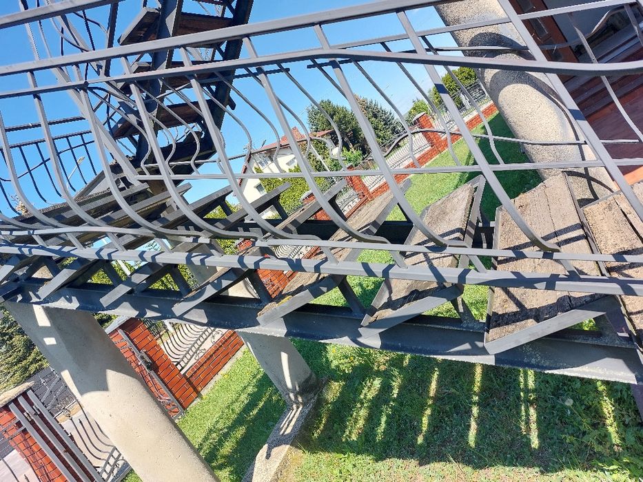 Schody stalowe zewnętrzne