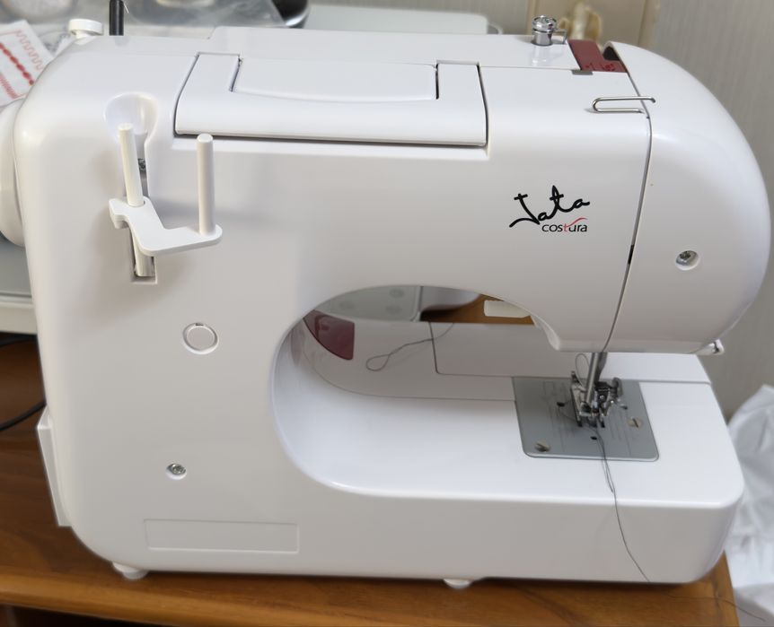 Maquina de costura Jata
