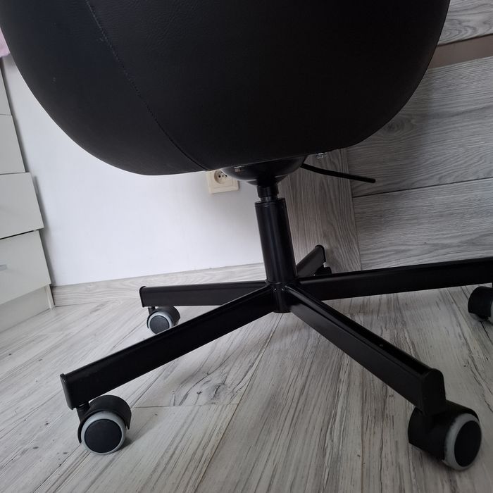 Fotel obrotowy IKEA SKRUVSTA
