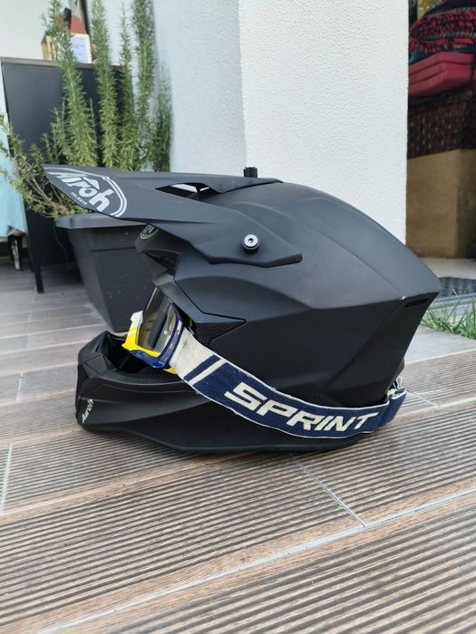 Capacete Airoh Wraap + Óculos Blast XR1