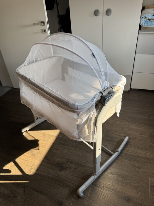 Łóżeczko Chicco Next2Me Magic Evo +moskiteira+ pokrowiec na łóżeczko