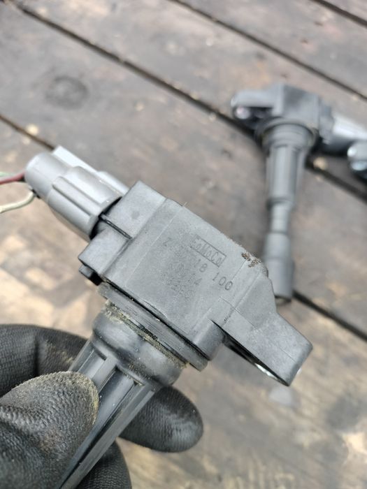 Катушка зажигания Mazda 6   1.6 бензин ZJ2018100