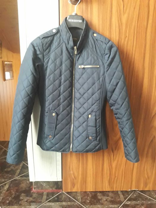 damska granatowa pikowana kurtka RESERVED