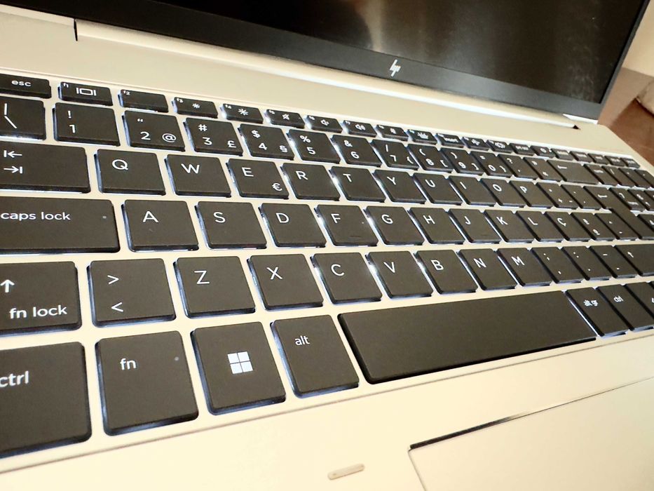 HP Elitebook 860 G10 c/Ecran 16" Tactil|i7-1365u|32Gb|Ssd 1TB|Garantia