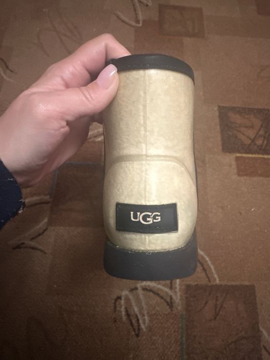 Продам Ugg clean