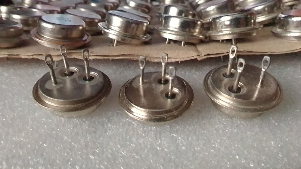 Транзистор  КТ902  КТ903