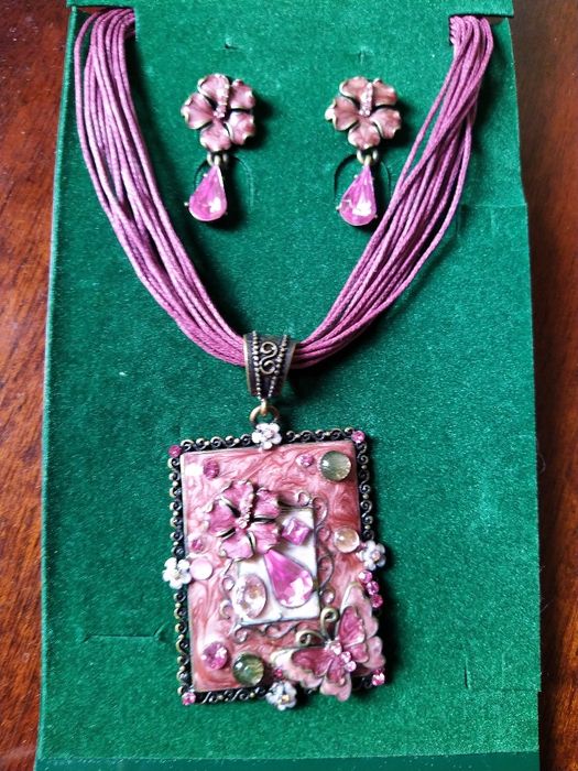 Кулон и серьги "Fashion Jewelry" - подарок к празднику.