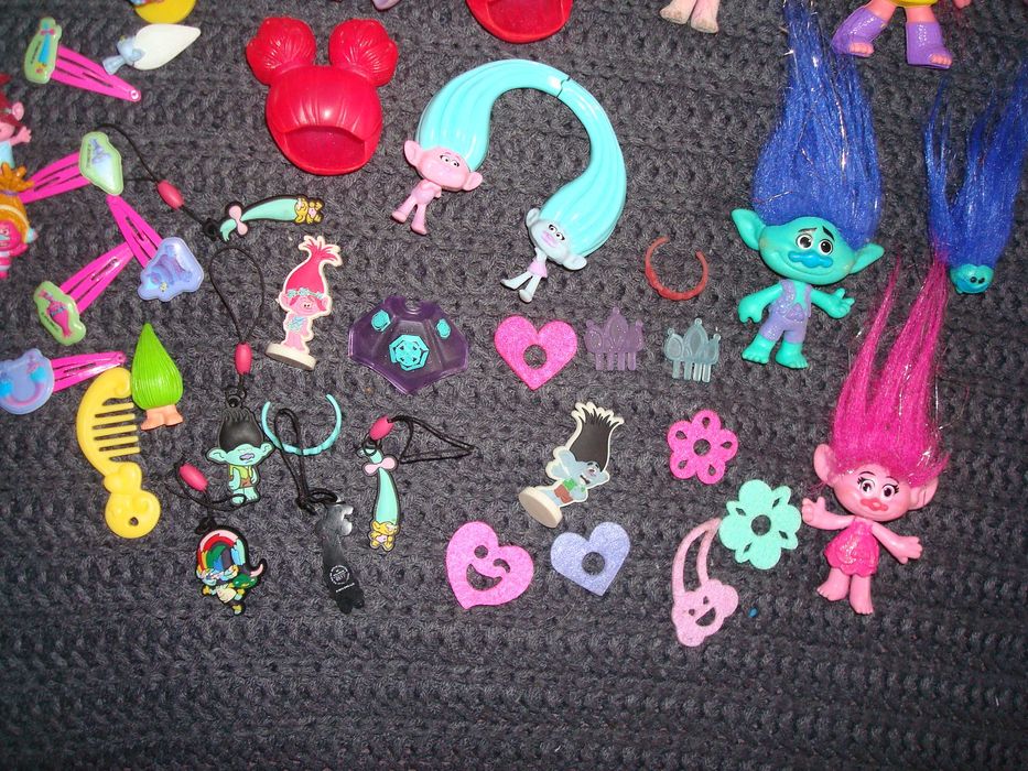Trolls Trolle figurki i akcesoria zawieszki super zestaw