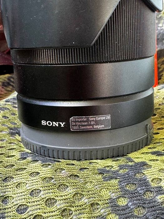 Об'єктив Sony FE  28  f/2