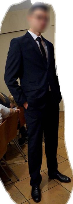 Ciemnogranatowy garnitur męski
