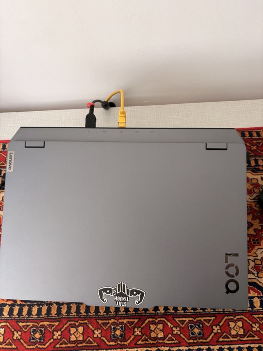 Laptop lenovo LOQ 15IAX9