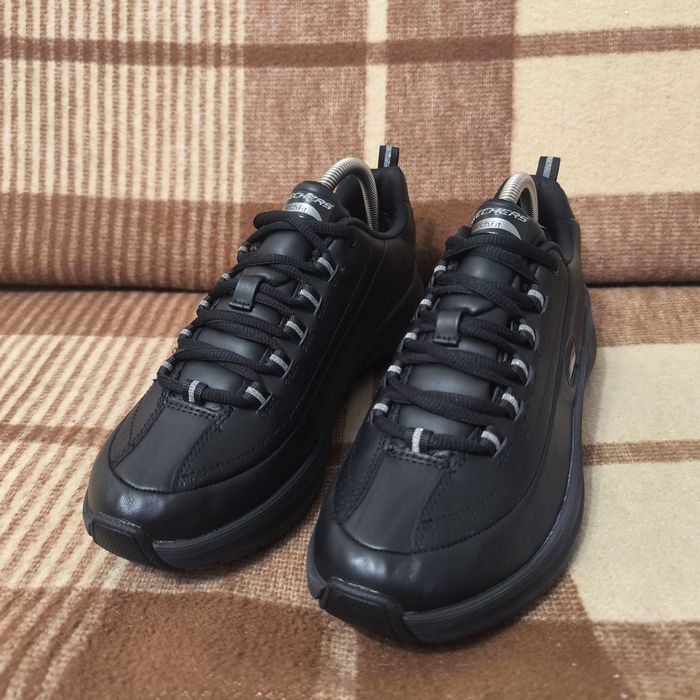 Жіночі шкіряні кросівки Skechers