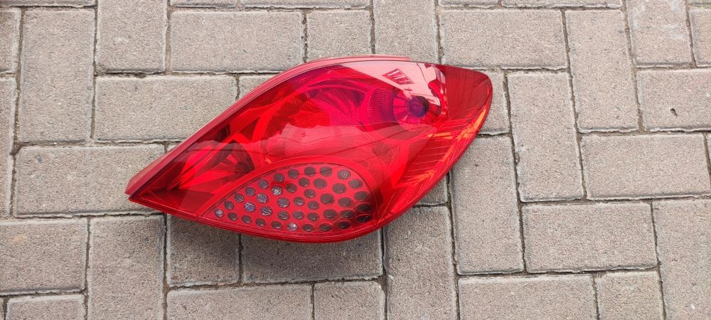 Фонар правий , Peugeot 207