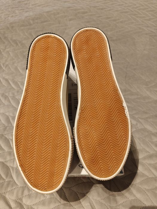 Sprzedam nowe trampki roz.40
