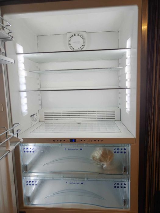 Lodówka Liebherr CBNes 5167 – Premium Model z Kostkarką do Lodu