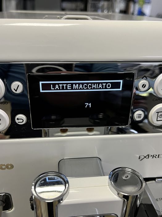 Кавоварка кавомашина Saeco Exprelia Evo