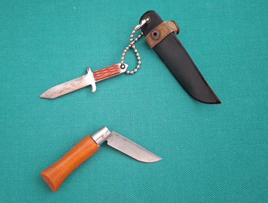 Pequenos Opinel nr. 2 e mini Faca de mato, vintage