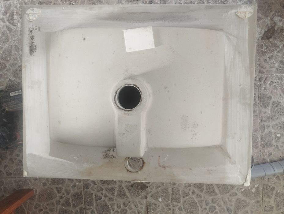 Lavatório branco 60 cms