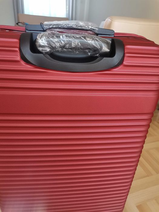 Walizka duża Ochnik. Nowa.