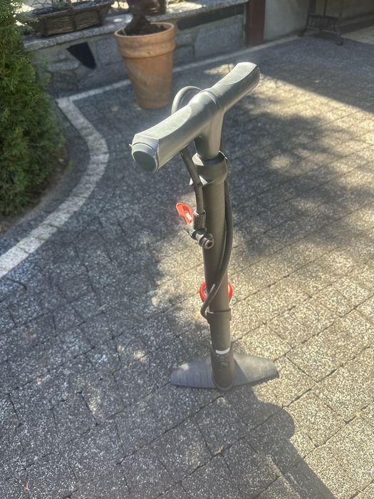 Pompka rowerowa ręczna btwin 500